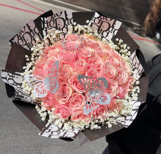 36 Pink Rose Dior Bouquet (Black)